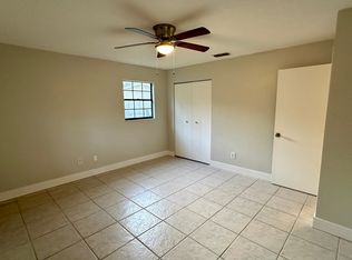 907 Royal Oak Ct, Daytona Beach, FL 32117