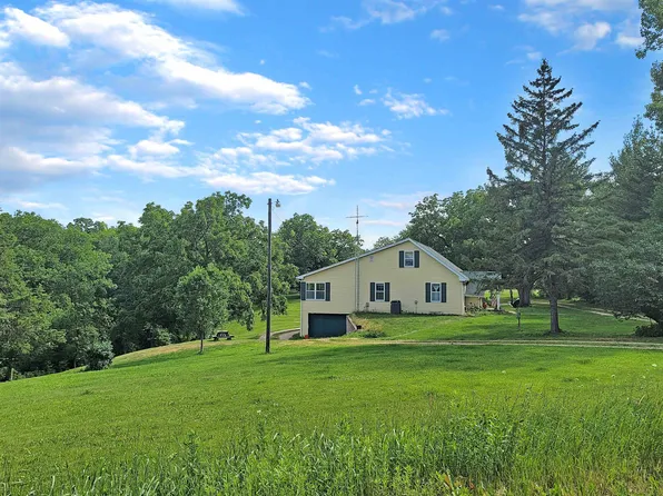 4459 W Stagecoach Trl, Galena, IL 61036