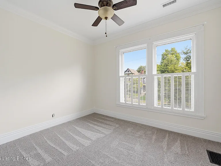 1290 Everett Ave — Photo 9