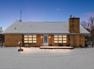 4423 McDowell Rd, Lapeer, MI 48446
