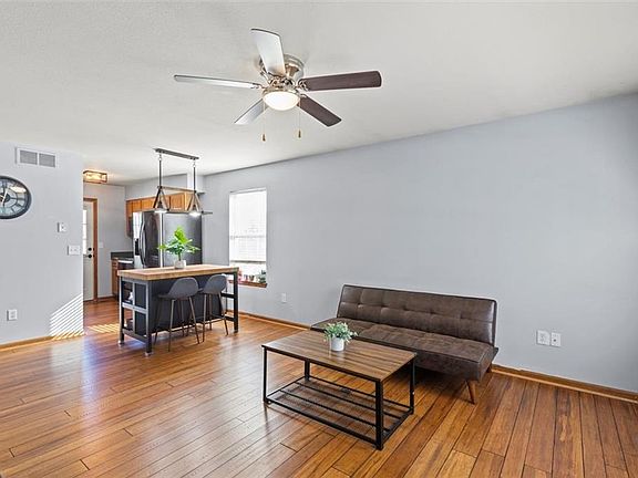 2nd image of 2075 Hidden Valley Ct