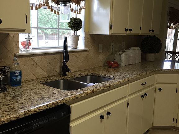 2nd image of 5065 Laura Ln