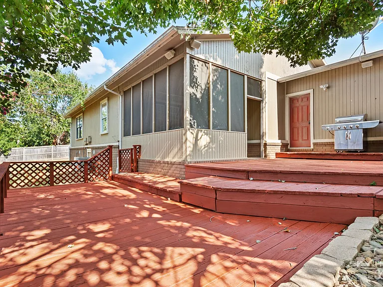 2416 N Robin Rd — Photo 19