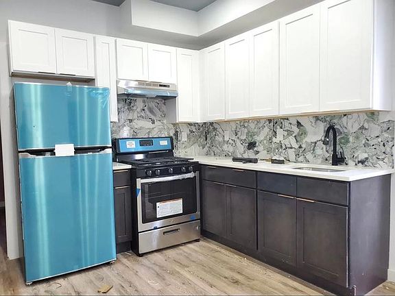 3rd image of 329 Sussex Ave #2R