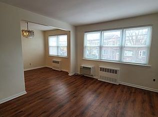 2826 48th St #2, Astoria, NY 11103