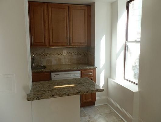 4th image of 6305 Kennedy Blvd E APT C3