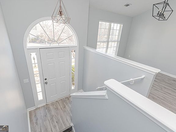 4th image of 105 Browning Point