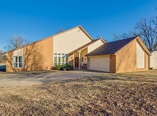 218 E Cedar Dr, Tuttle, OK 73089