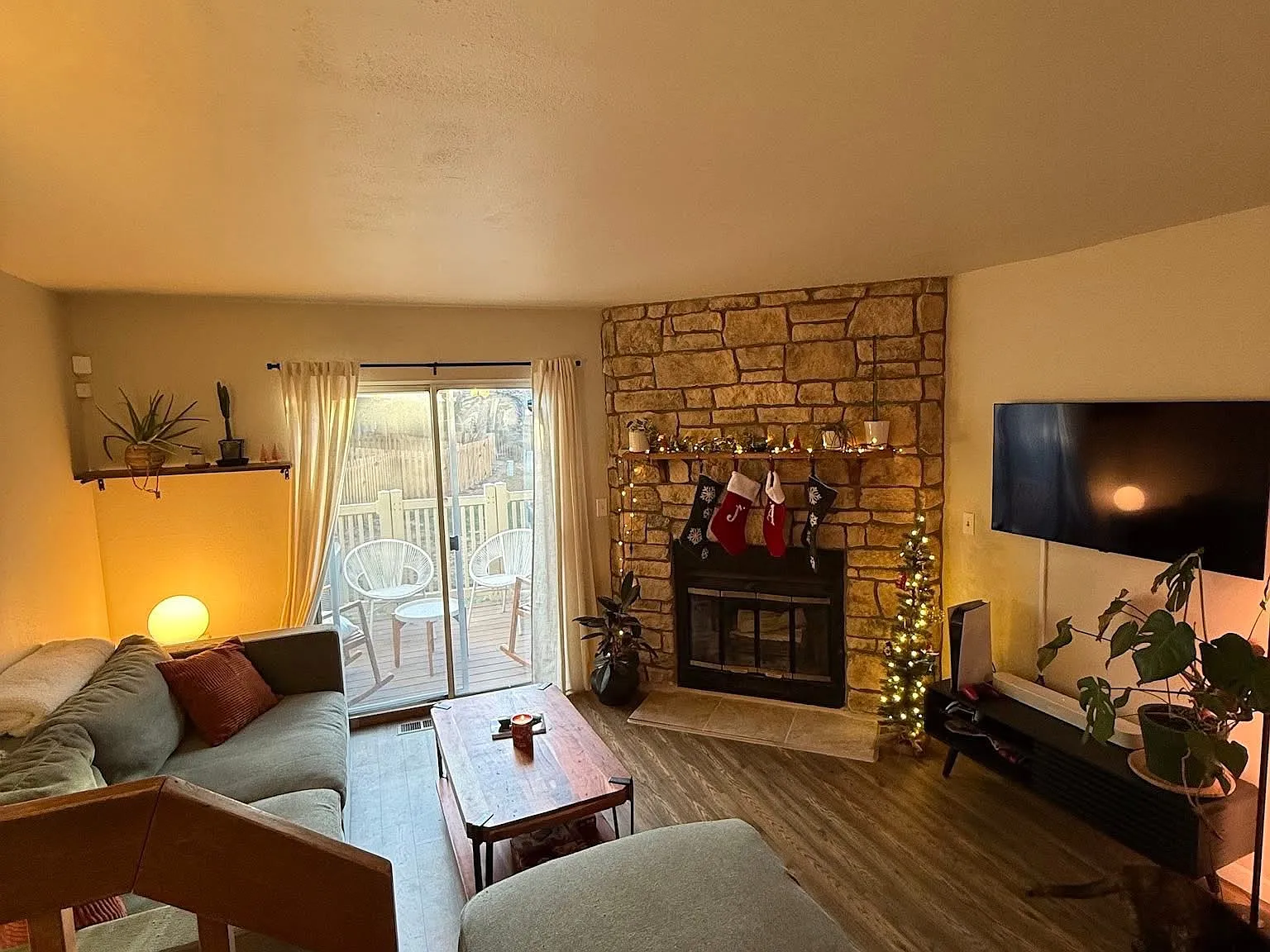 2 bed, 1.5 bath, 1036 sqft, $2,250 — Photo 3