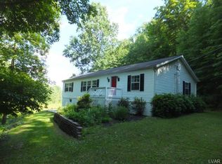 1262 Church Rd, Pen Argyl, PA 18072