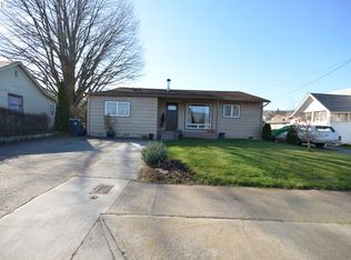 2102 E 12th St, The Dalles, OR 97058