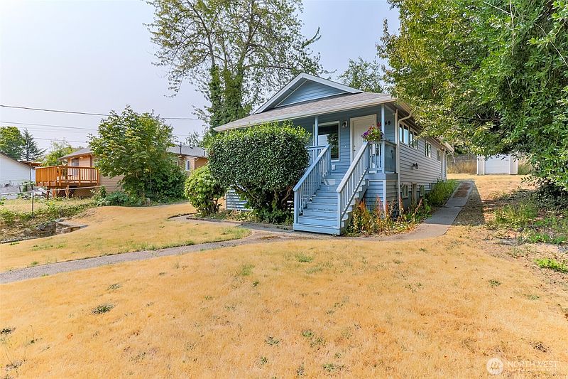 2nd image of 11049 18th Avenue SW