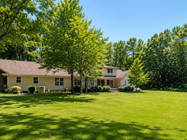 7100 Bargain Rd, Erie, PA 16509