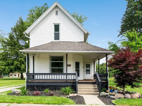 718 N Cedar St, Auburn, IN 46706