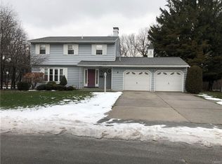 9 Harrogate Rd, New Hartford, NY 13413