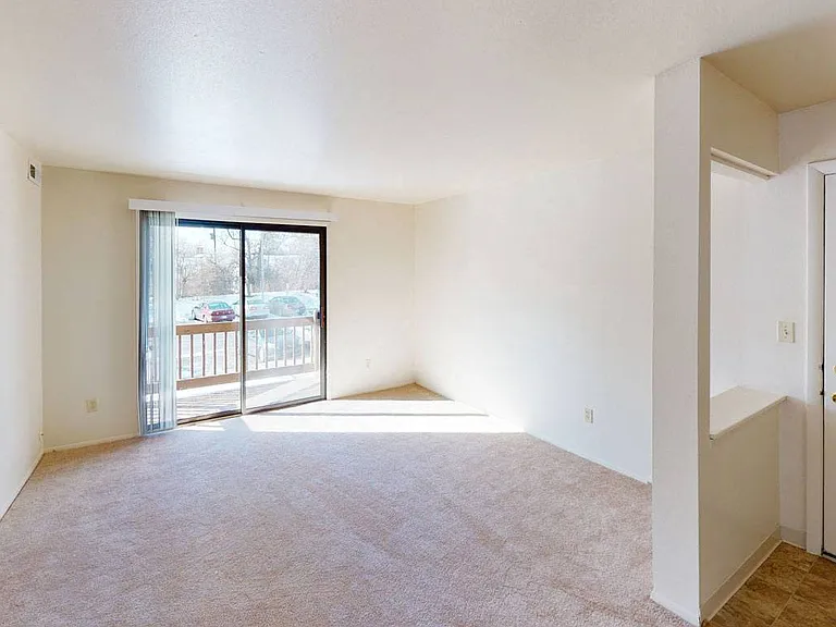 West Wind Apartments — Photo 29