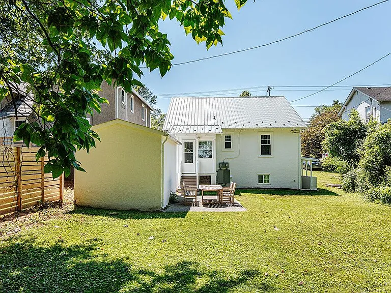 2311 Fontaine Ave — Photo 25