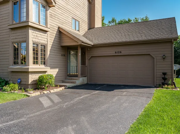6126 Garrett Ln, Rockford, IL 61107