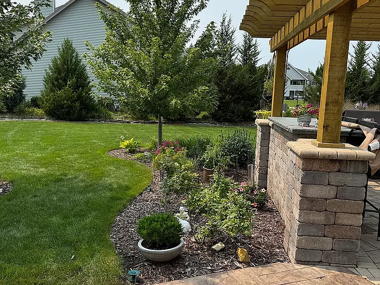 W186S8605 Douglas Dr — Photo 17