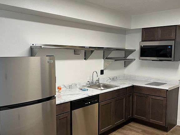 3rd image of 821-829 E Shiawassee St #829-06