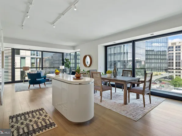 920 I St NW APT 702, Washington, DC 20001
