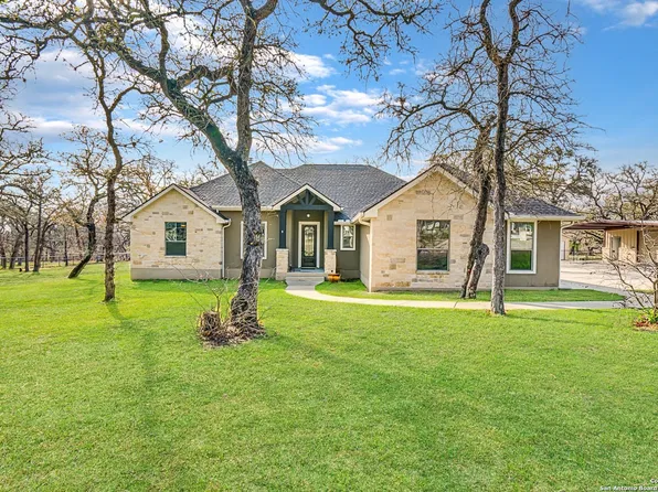 214 Champions Blvd, La Vernia, TX 78121