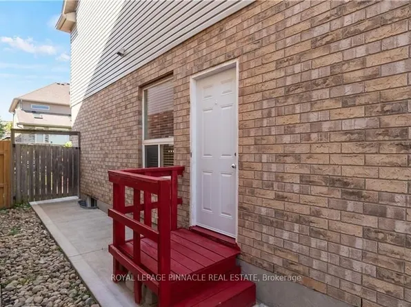 11 Frankfurt St, Kitchener, ON N2R 1T5