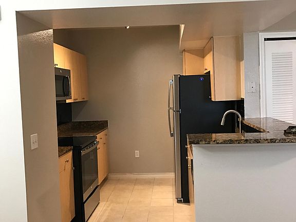 3rd image of 1675 Lakemont Ave APT 304