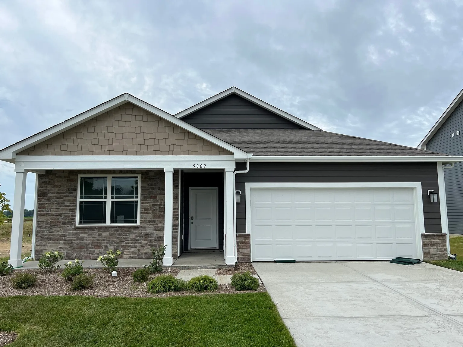 9309 Hemingway Dr photo 1