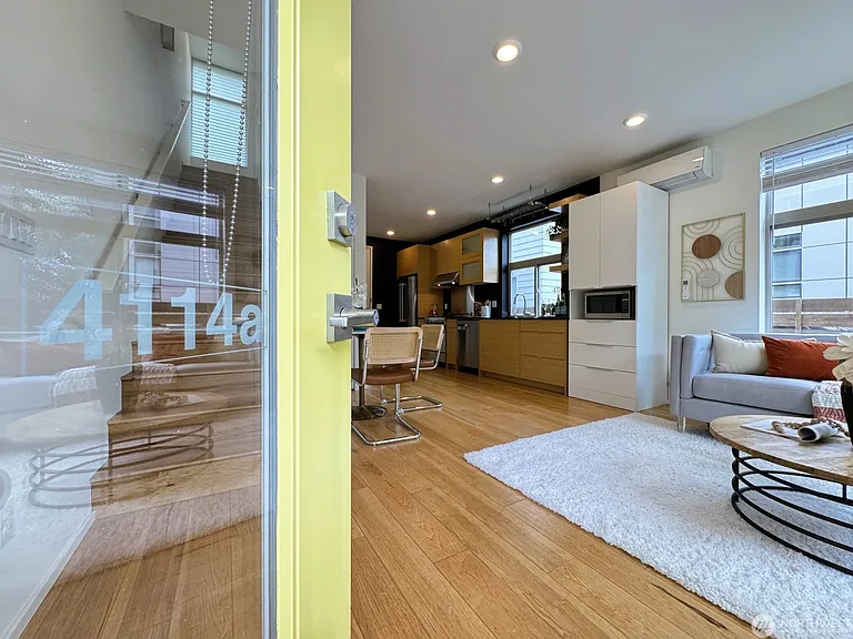4114A Linden Ave N #A — Photo 2