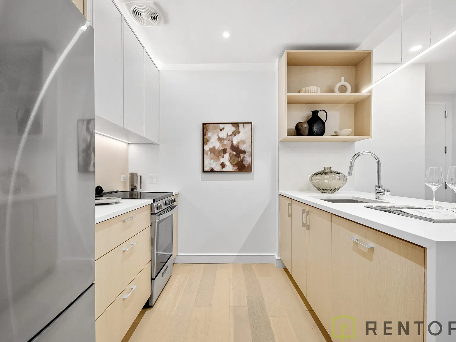 555 West 45th Street — Photo 2