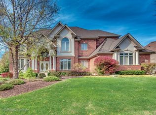 9020 Turnberry Dr, Burr Ridge, IL 60527