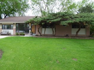 505 Lincoln Dr, Hoffman Estates, IL 60169