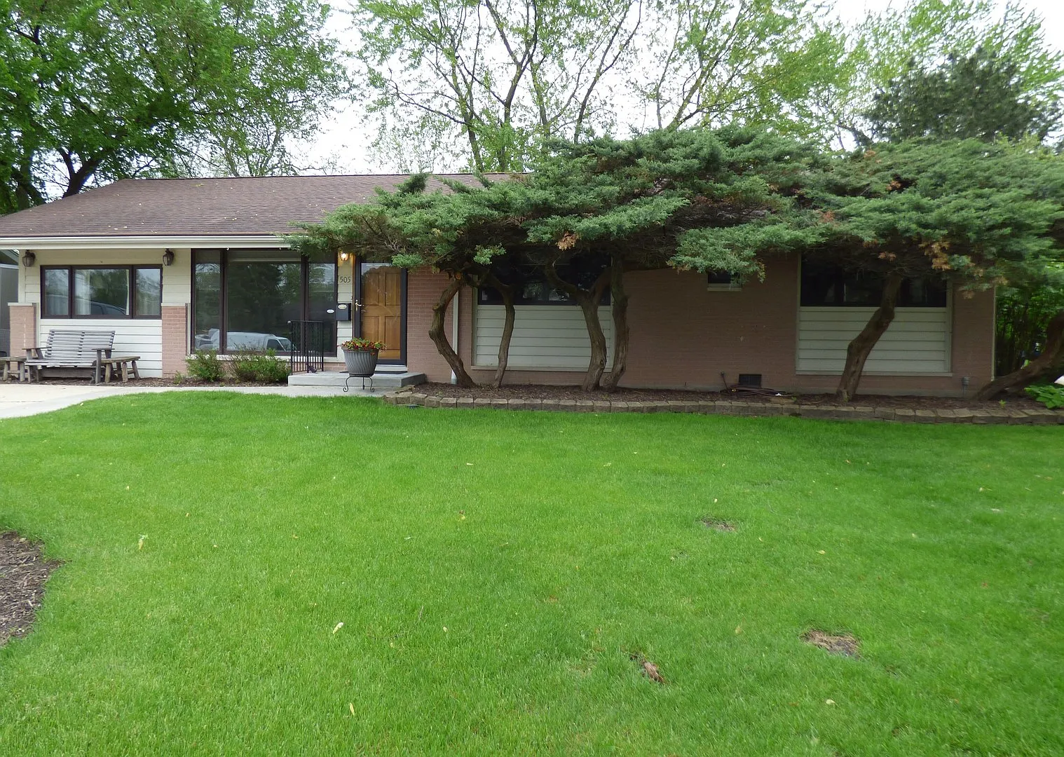 505 Lincoln Dr photo 1