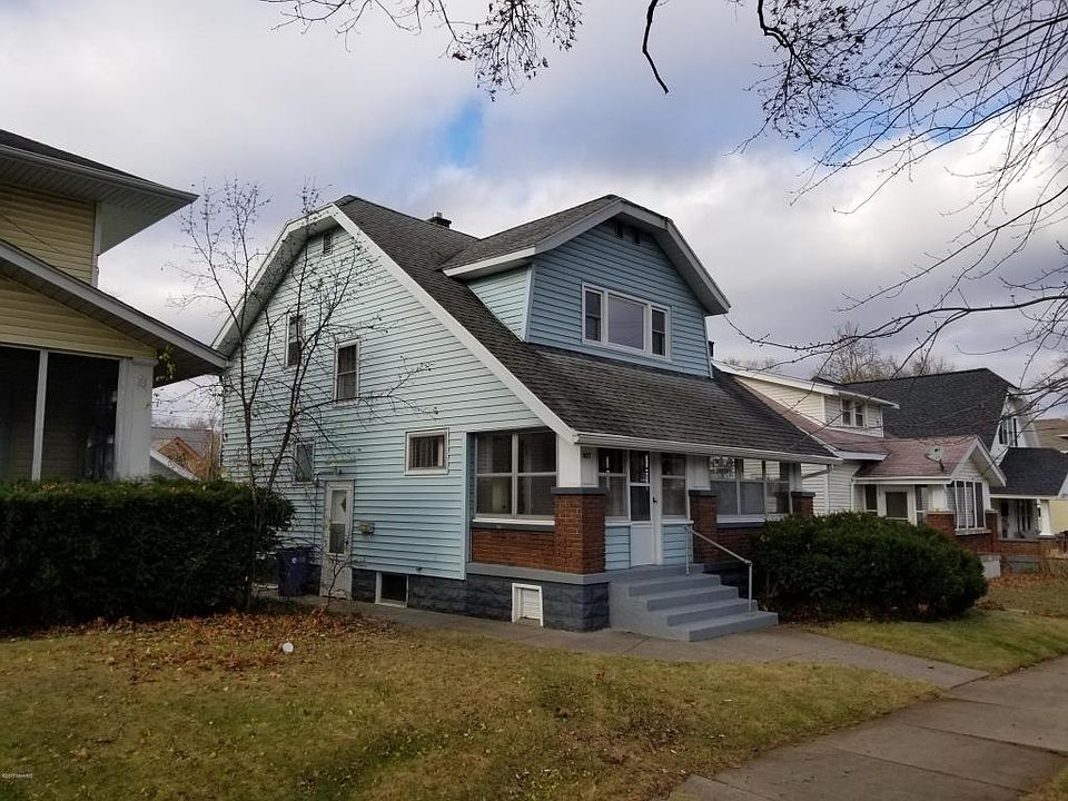 1st image of 1027 Fuller Ave SE