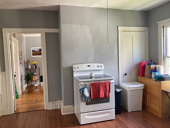 4th image of 25 W Kidder St #Top