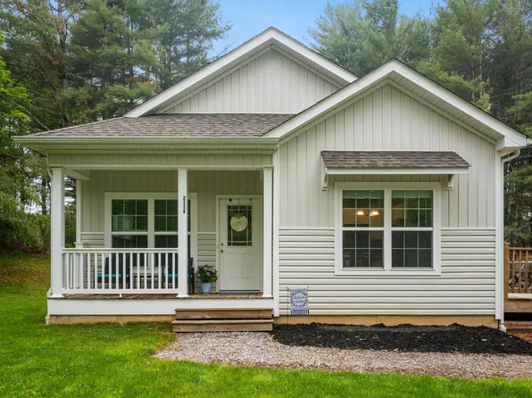 2114 Mount Tabor Rd, Blacksburg, VA 24060