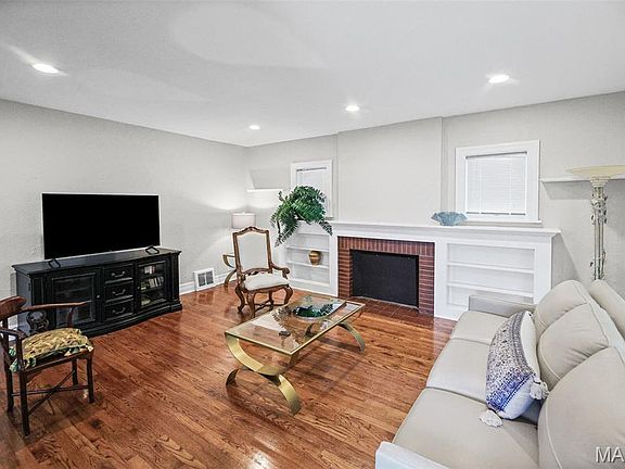 3rd image of 9806 Baltimore St