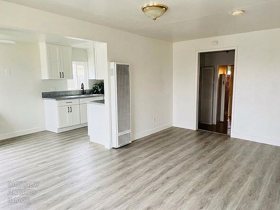 2nd image of 605 S Main St