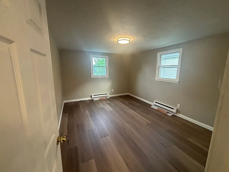 162-164 Essex St #1 — Photo 8