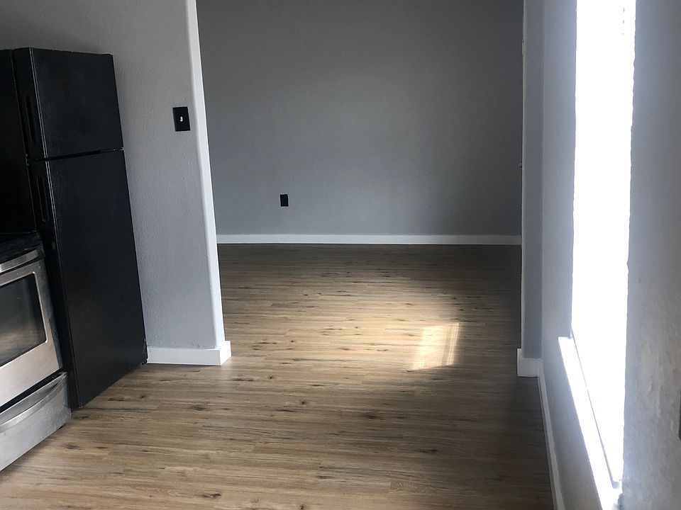 Kitchen looking to living room