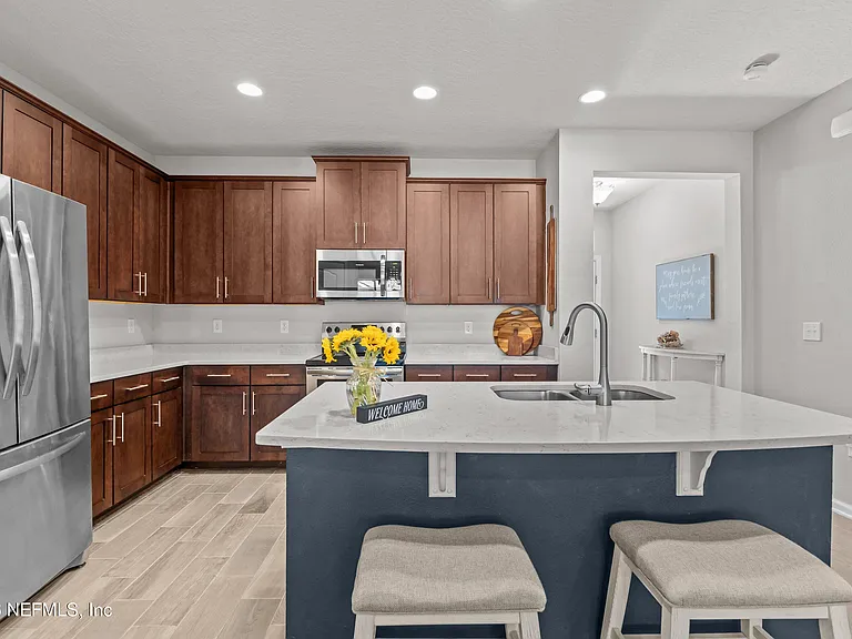 30 Bush Pl — Photo 7
