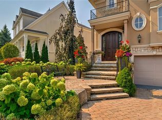 2214 Hampstead Rd, Oakville, ON L6H 6Y9