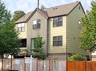 9423 Roosevelt Way NE, Seattle, WA 98115