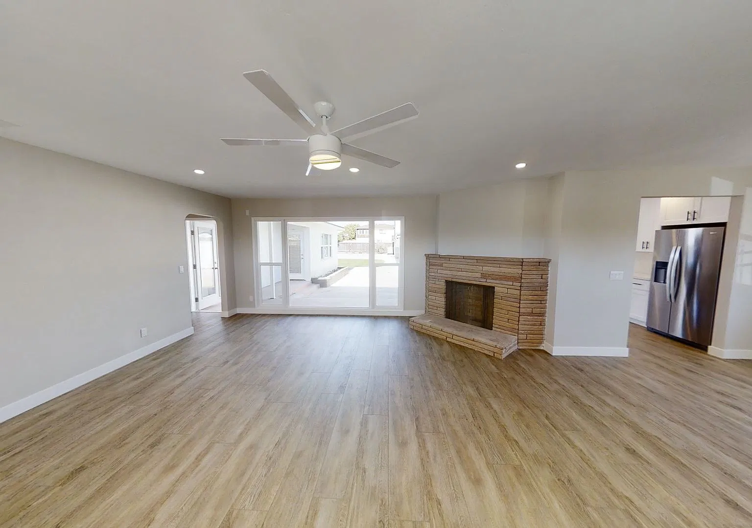 Big Bedrooms, Great Yard! — Photo 4