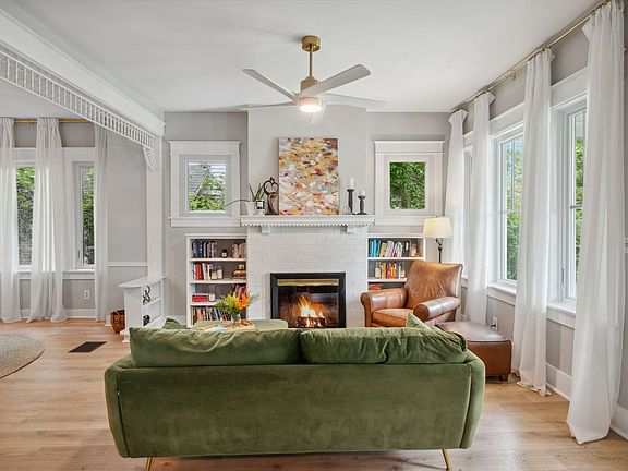 3rd image of 1406 Ordway Pl