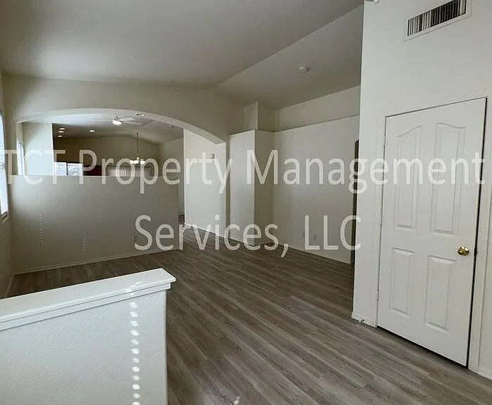 4399 S Maverick Ave — Photo 2