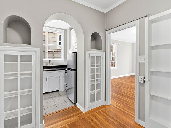 5th image of 1595 Greenwich St APT 27