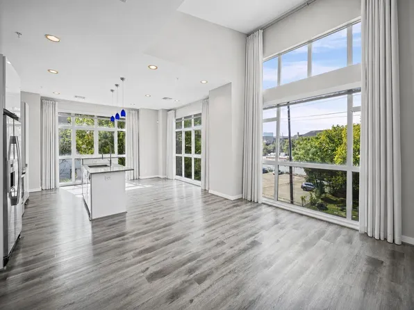 207 Pierce St #305, Houston, TX 77002
