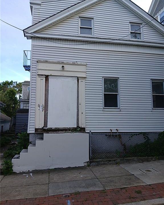 1st image of 639 Wickenden St